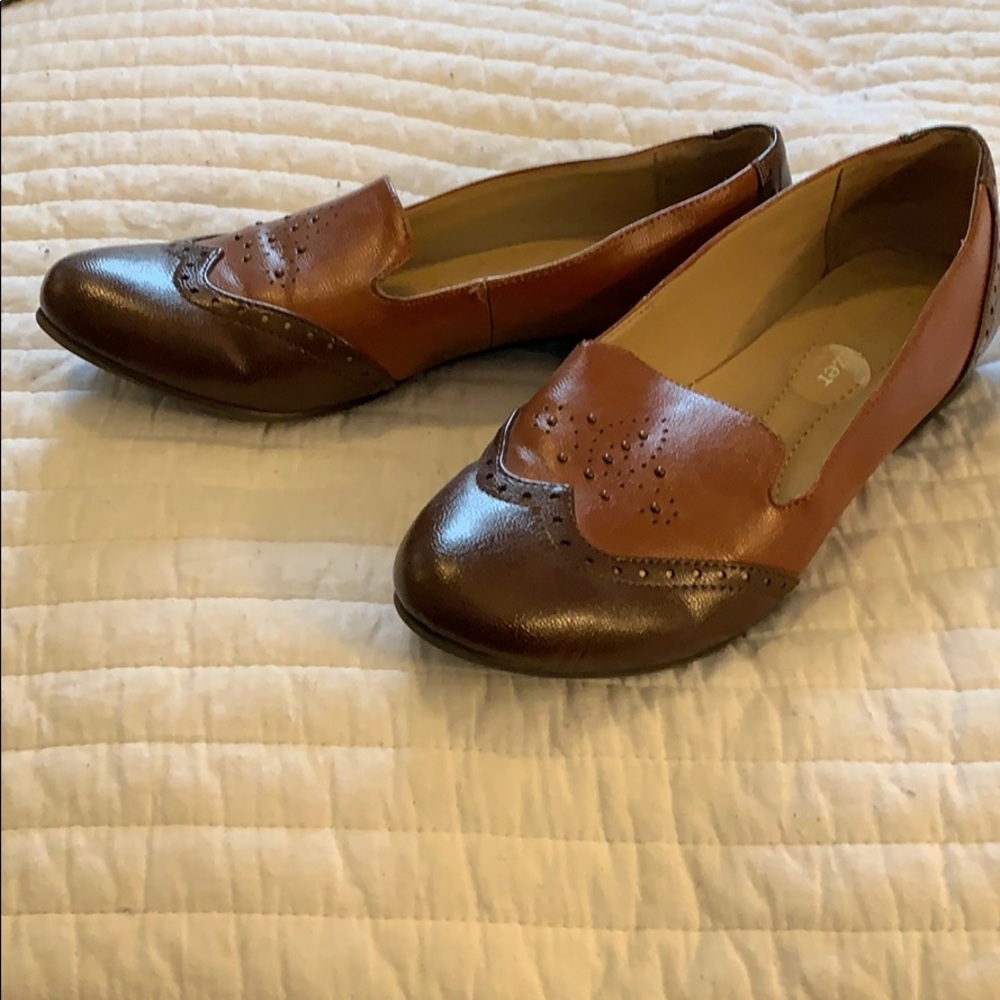 Leather loafers, two-tone brown with embellishment